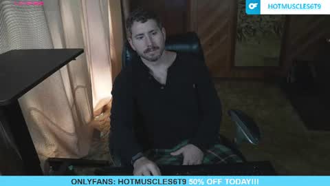 Snapshot of hotmuscles6t9 chatting on 07.07.26 hotmuscles6t9 online show from 07.07.26
