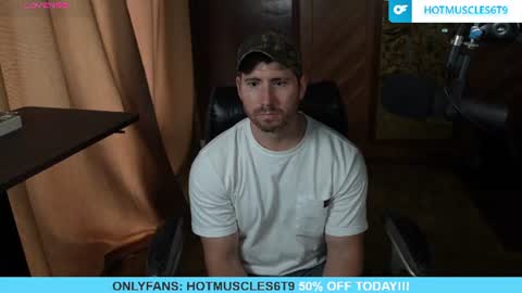 Snapshot of hotmuscles6t9 chatting on 07.15.26 hotmuscles6t9 online show from 07.15.26