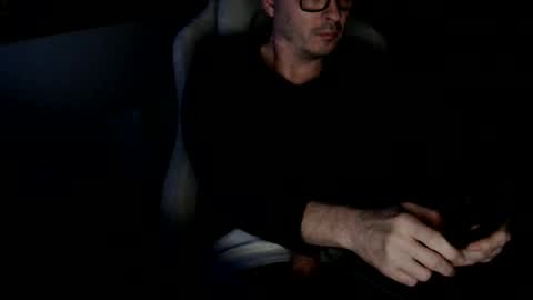 Snapshot of hotnickdk chatting on 12.25.24 hotnickdk online show from 12.25.24