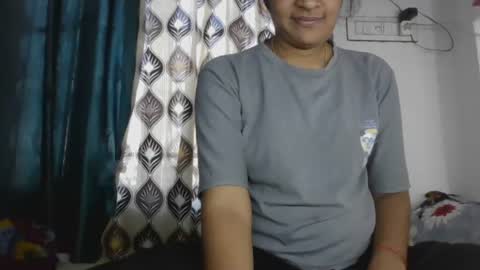Snapshot of hotnsweetindian chatting on 11.07.25 lola online show from 11.07.25