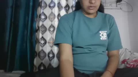 Snapshot of hotnsweetindian chatting on 12.02.25 lola online show from 12.02.25