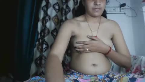 Snapshot of hotnsweetindian chatting on 02.01.26 lola online show from 02.01.26