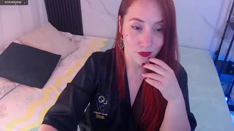 Snapshot of hotpawgmilf chatting on 12.29.24 Sussy Bloom online show from 12.29.24