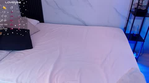 Snapshot of hotpawgmilf chatting on 01.12.25 Sussy Bloom online show from 01.12.25