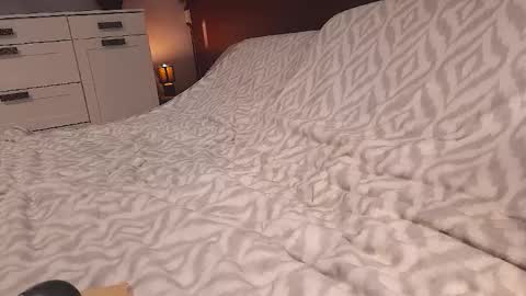 Mola online show from 10.19.25