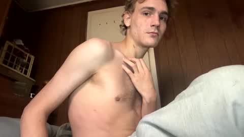 Snapshot of hotsexyricky24 chatting on 01.03.25 HotSexyRicky24 online show from 01.03.25