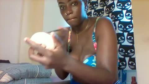 Amalia online show from 12.03.25