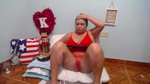 Snapshot of hottasttywoman chatting on 12.31.24 victorya karolyna online show from 12.31.24