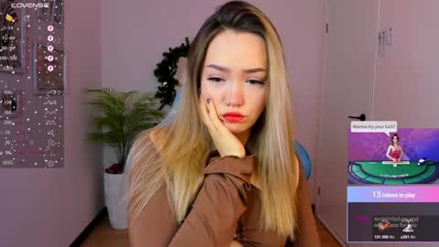 hello Im Eva online show from 12.29.24