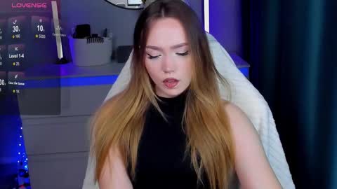 hello Im Eva online show from 09.26.25