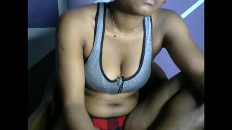 Snapshot of hottie_baddie14 chatting on 09.13.25 hottie baddie14 online show from 09.13.25