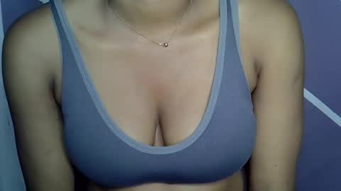 Snapshot of hottie_baddie14 chatting on 09.18.25 hottie baddie14 online show from 09.18.25