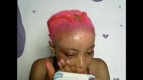 Snapshot of hottie_baddie14 chatting on 10.28.25 hottie baddie14 online show from 10.28.25