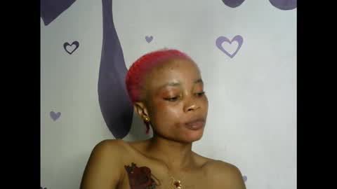 Snapshot of hottie_baddie14 chatting on 10.31.25 hottie baddie14 online show from 10.31.25