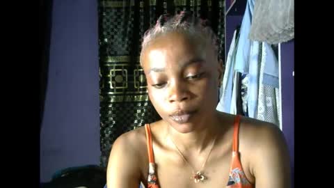 Snapshot of hottie_baddie14 chatting on 11.23.25 hottie baddie14 online show from 11.23.25