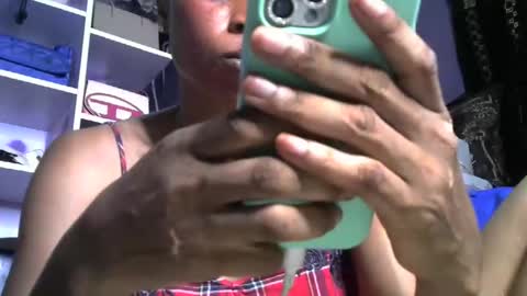 Snapshot of hottie_baddie14 chatting on 11.26.25 hottie baddie14 online show from 11.26.25