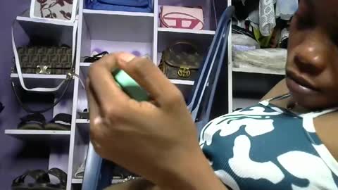 Snapshot of hottie_baddie14 chatting on 11.27.25 hottie baddie14 online show from 11.27.25