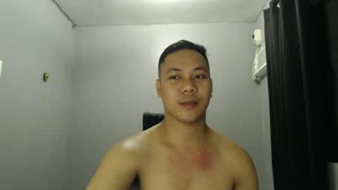 Snapshot of hottie_kyle69 chatting on 05.30.26 hottie_kyle69 online show from 05.30.26