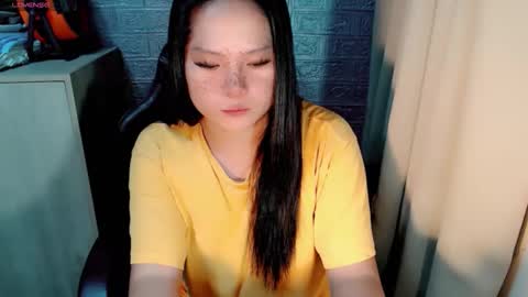 Snapshot of hottie_pinay16 chatting on 03.08.26 April online show from 03.08.26