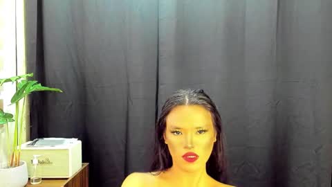 Snapshot of hottieelijah760282 chatting on 11.27.25 Maxine online show from 11.27.25