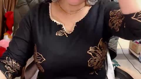 Snapshot of hottienotty chatting on 01.12.26 Alisha online show from 01.12.26