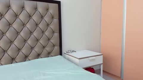 Snapshot of hottiepinay21 chatting on 10.31.25 Jane online show from 10.31.25