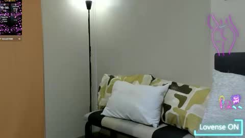 Snapshot of hottiepinay21 chatting on 02.18.26 Jane online show from 02.18.26