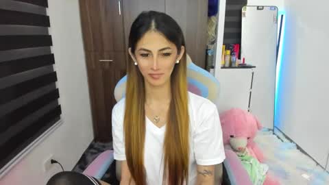 Snapshot of hottietrinity chatting on 02.19.25 YOUR ONE AND ONLY TRINITY online show from 02.19.25