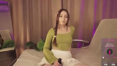 hottpeachh online show from 10.16.25