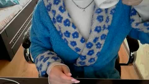 Snapshot of hotty_mary chatting on 04.24.26 Mary online show from 04.24.26