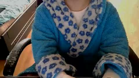 Snapshot of hotty_mary chatting on 04.25.26 Mary online show from 04.25.26