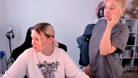 Nessie and Jessie online show from 02.06.26