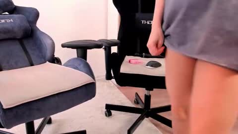 Nessie and Jessie online show from 02.26.26