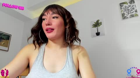 Snapshot of hottycrishinaxx chatting on 12.08.24 crishinahotty online show from 12.08.24