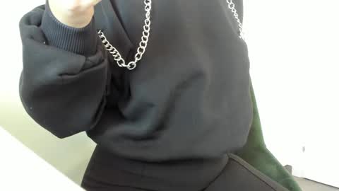 Snapshot of hotxmomxx chatting on 02.24.25 Cyndy online show from 02.24.25