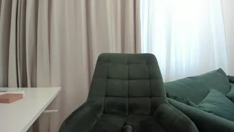 Snapshot of hotxmomxx chatting on 09.12.25 Cyndy online show from 09.12.25