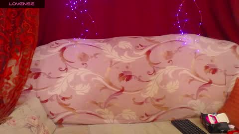 Snapshot of hotzlata chatting on 04.30.26 Hotzlata online show from 04.30.26