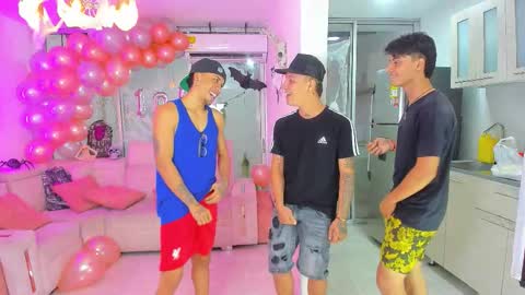 Snapshot of houseofwarrios chatting on 10.28.25 we are Harry Jersi pablo and our mod talco online show from 10.28.25