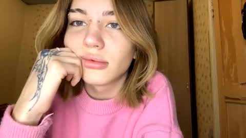 hsiuscherich online show from 12.04.25