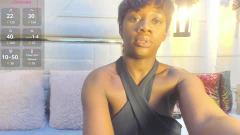 Snapshot of huddah_cam chatting on 01.10.25 huddah online show from 01.10.25