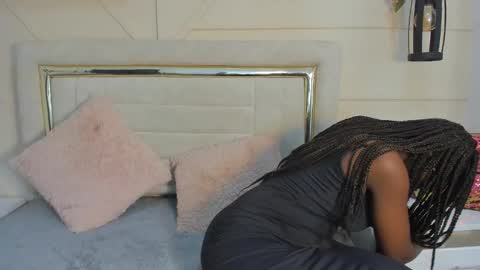 Snapshot of huddah_cam chatting on 01.14.25 huddah online show from 01.14.25