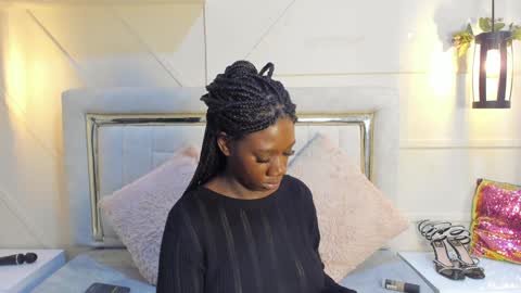 Snapshot of huddah_cam chatting on 01.18.25 huddah online show from 01.18.25