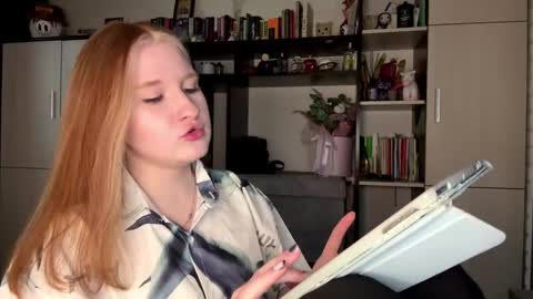 Snapshot of huebogenschutz chatting on 04.16.26 Hia online show from 04.16.26