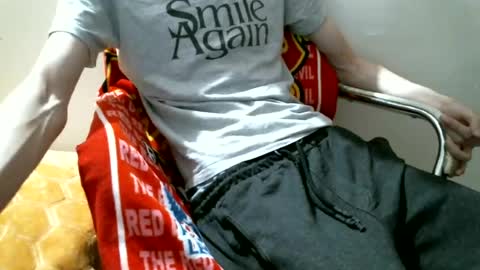 Snapshot of hug_me chatting on 07.04.26 Keanu online show from 07.04.26