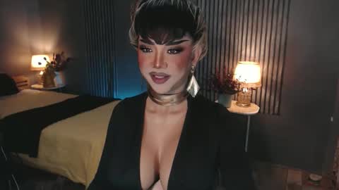 Christine online show from 12.18.25