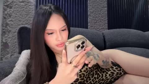 Tine Castillo online show from 11.18.25