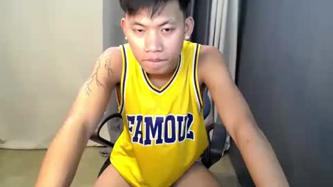 hugecockjames09 online show from 09.14.25