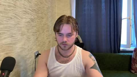 Snapshot of hugo__brad chatting on 05.21.26 Hugo online show from 05.21.26