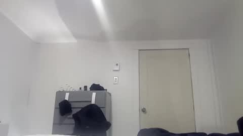 Snapshot of hugobergeron chatting on 12.29.24 HugoBergeron82 online show from 12.29.24