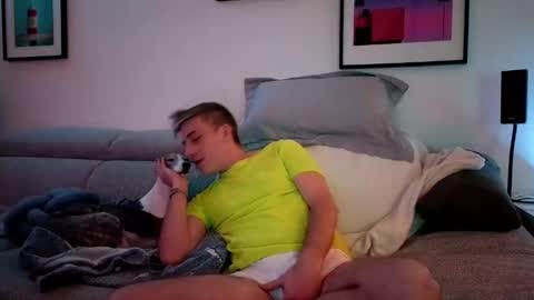 Hugo online show from 02.01.25